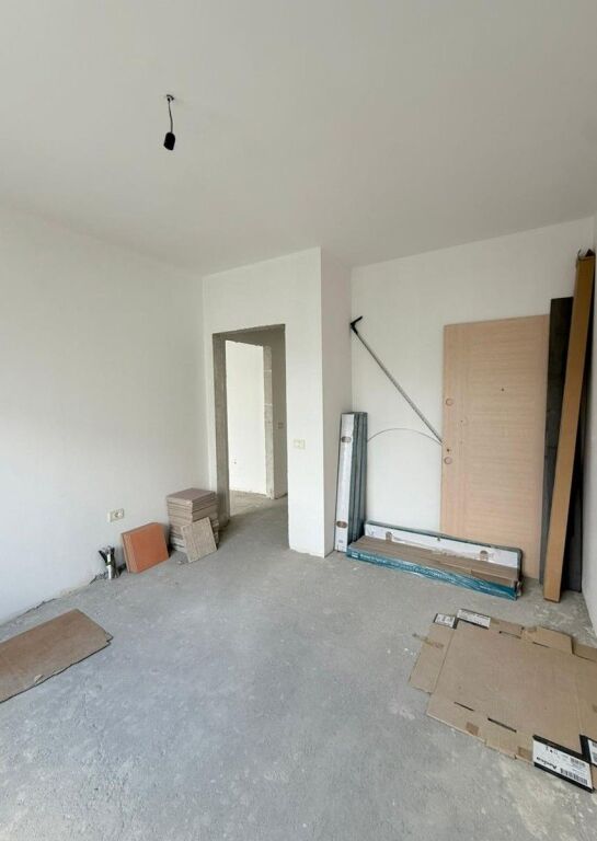 Appartamento 2+1 con veranda in vendita presso Niku Konstruksion