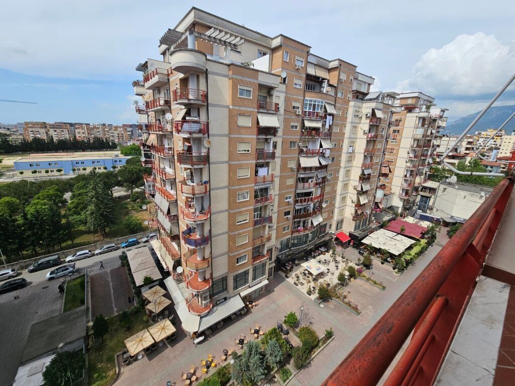 Ne DON BOSKO Jepet me qira Apartament 1+1  prane Viva Marker  80m² Kati 8 550mije/lek