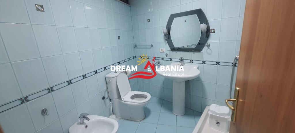 Business premises for rent on Kavajes Street near the Center (ID 42611534)