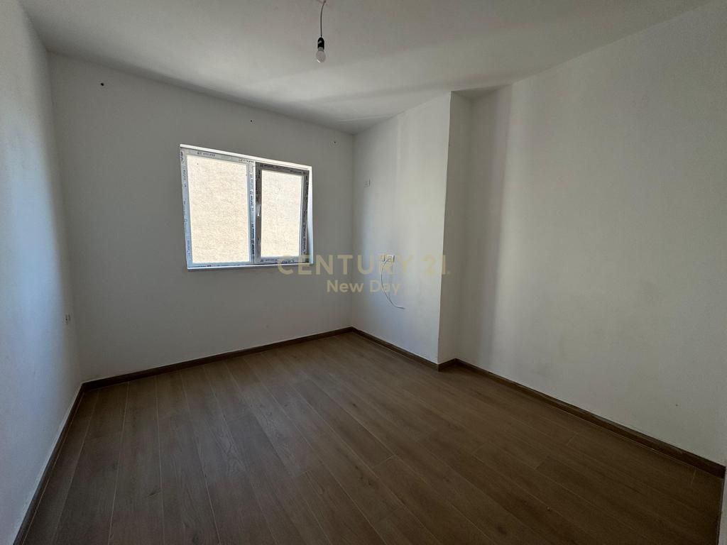 Shitet Apartament 1+1 në Spitalle – Pallat i Ri me Ashensor ! 60.000 Euro