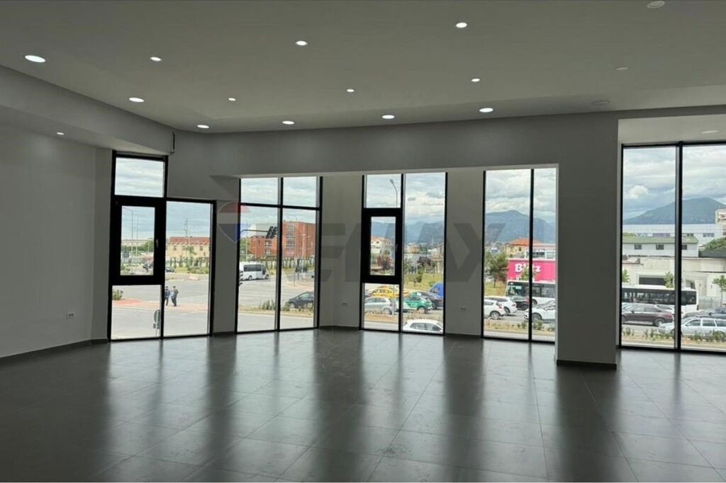 BUSINESS PREMISES FOR RENT ON DRITAN HOXHA STREET(ID: 530261046-506)

