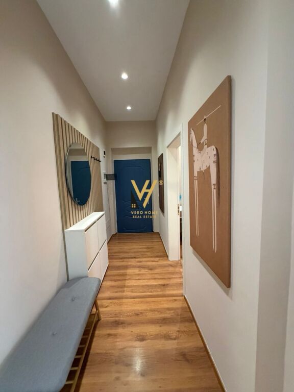 JEPET APARTAMENT 2+1 ME QERA TE BLLOKU 1.300 EURO