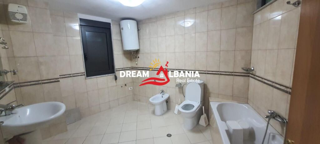 Business premises for rent on Kavajes Street near the Center (ID 42611534)