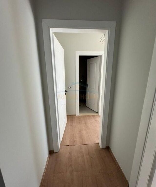 Shitet, Apartament 2+1, 5 Maji, Tirane.