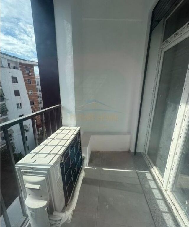 Shitet, Apartament 2+1, 5 Maji, Tirane.