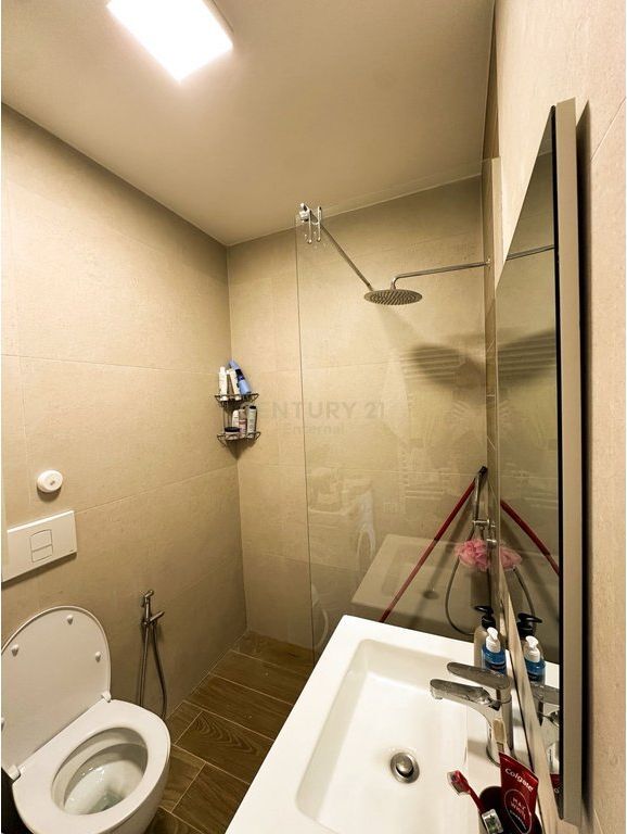 Kompleksi Grand, Tregu Elektrik - Shitet 1+1 59m2 + 10m2 Verande