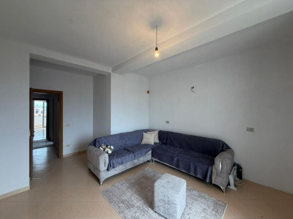Shitet Apartament 2+1+2 ballkone me  pamje deti