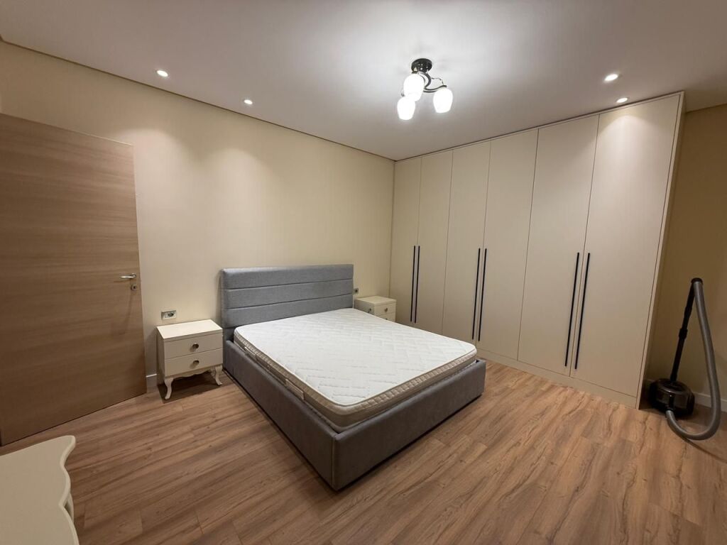 APPARTAMENTO 1+1 IN AFFITTO, VICINO A PAZARI I RI, TIRANA!