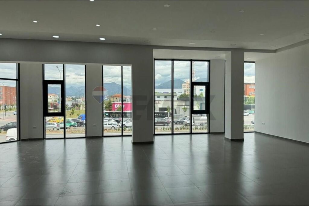BUSINESS PREMISES FOR RENT ON DRITAN HOXHA STREET(ID: 530261046-506)
