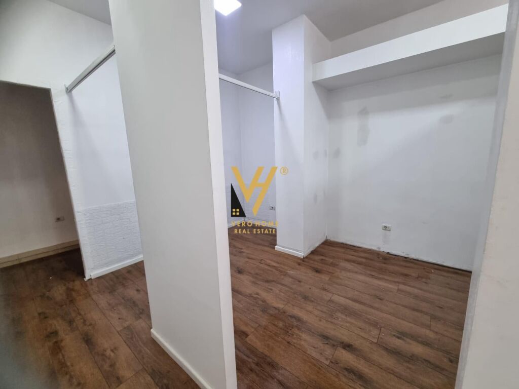 LOCALE COMMERCIALE 50 M2 IN AFFITTO A MYSLYM SHYR 60.000 LEKE