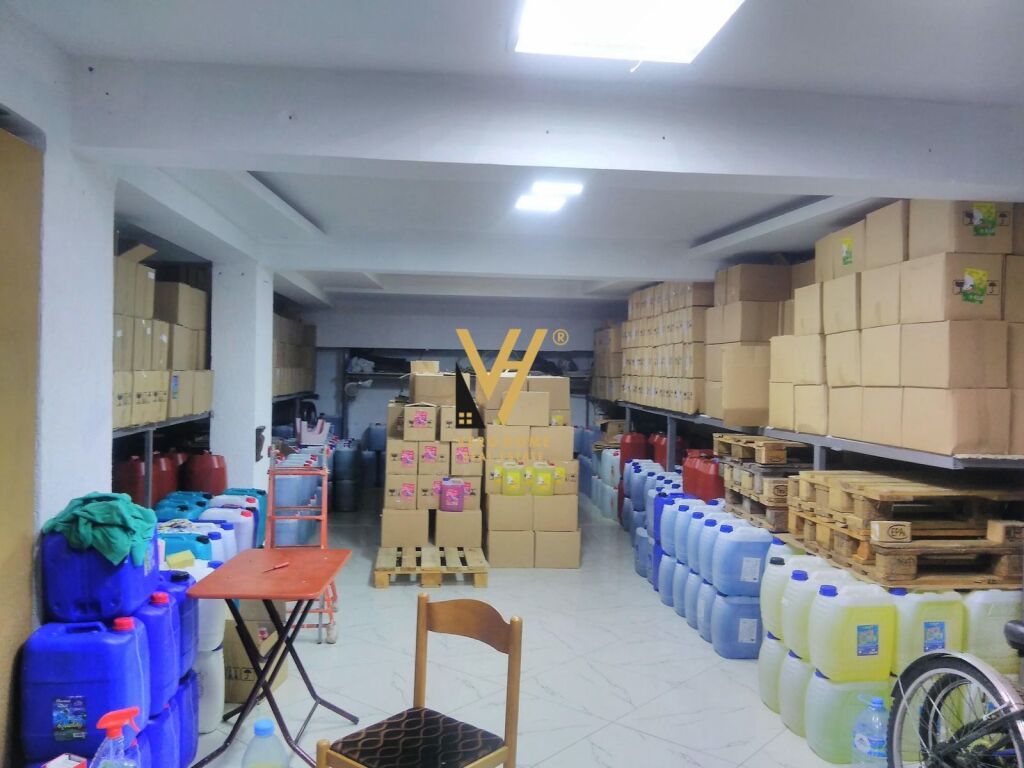 LOCALE COMMERCIALE 80 M2 IN AFFITTO A SELITE E VOGEL 50.000 LEKE