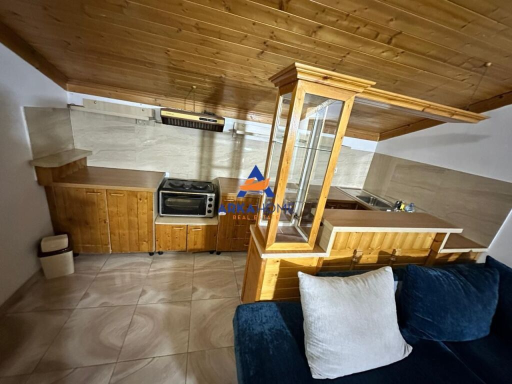 JEPET APARTAMENT ME QERA 2+1 + VERANDË "RRUGA ELBASANIT" 450 EURO