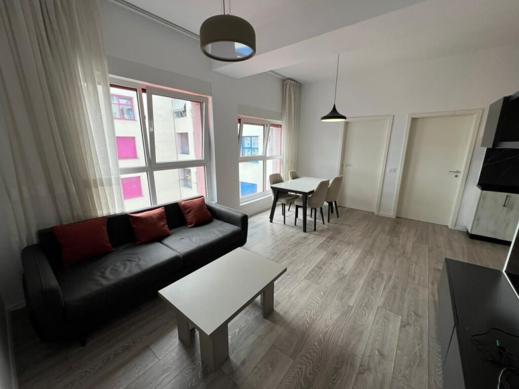 Apartment 2+1 for rent at Kompleksi Mangalem in Ali Demi.
