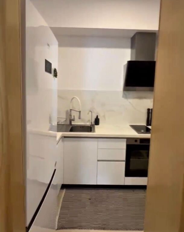 Shitet apartament 3+1+2 tek Hipoteka!