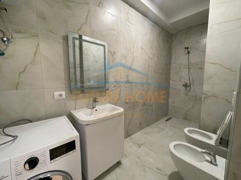 In vendita, Appartamento 1+1, Via Jordan Misja, Tirana