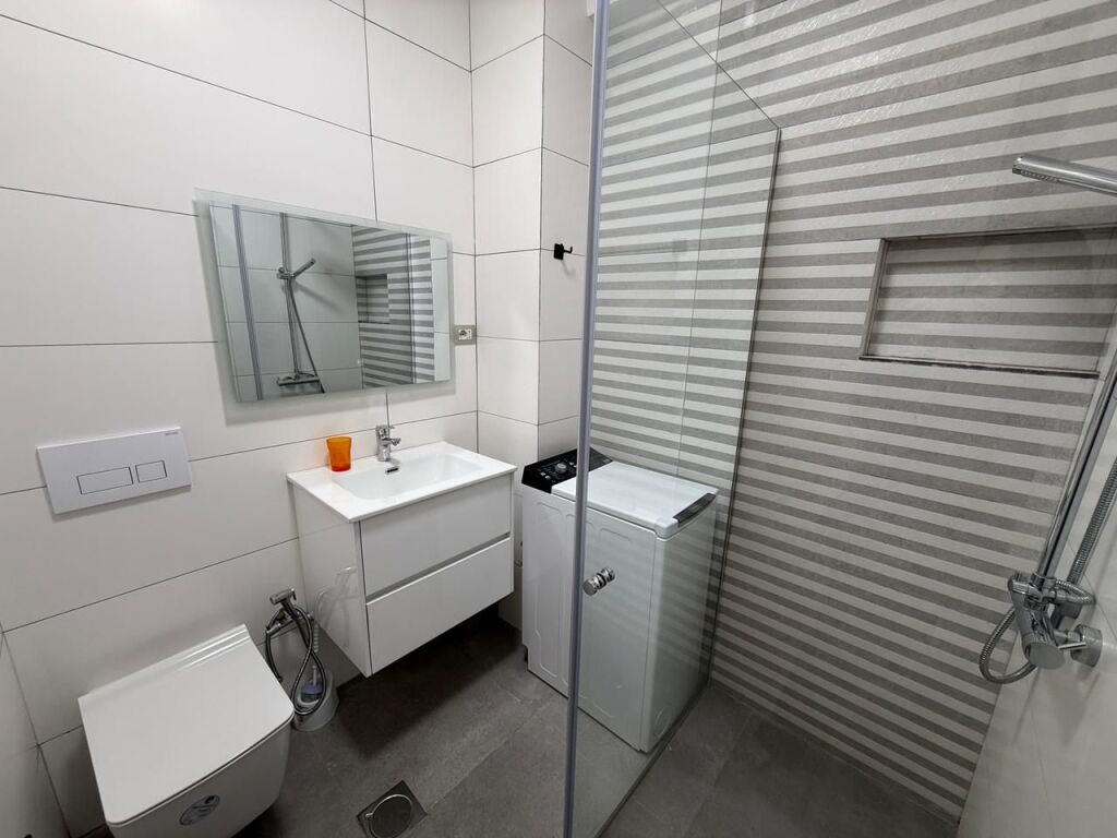 APPARTAMENTO 1+1 IN AFFITTO, VICINO A PAZARI I RI, TIRANA!