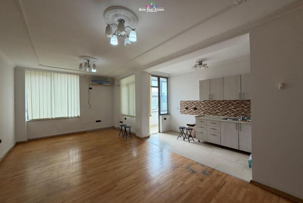 Zyre Me Qera 2+1 Ne Qender (ID BZ2952) Tirane