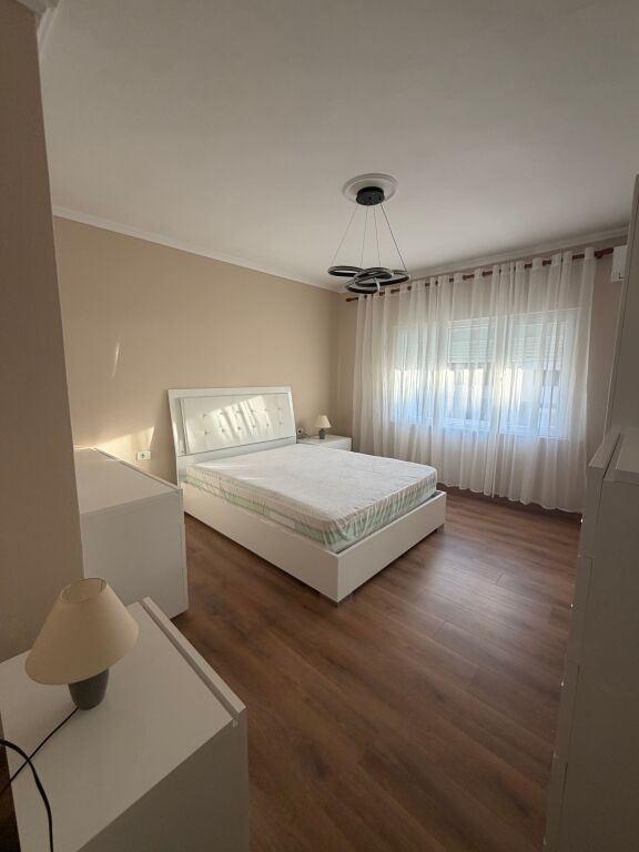 Jepet apartament 2+1 me qira  Pazari i Ri ,Qender