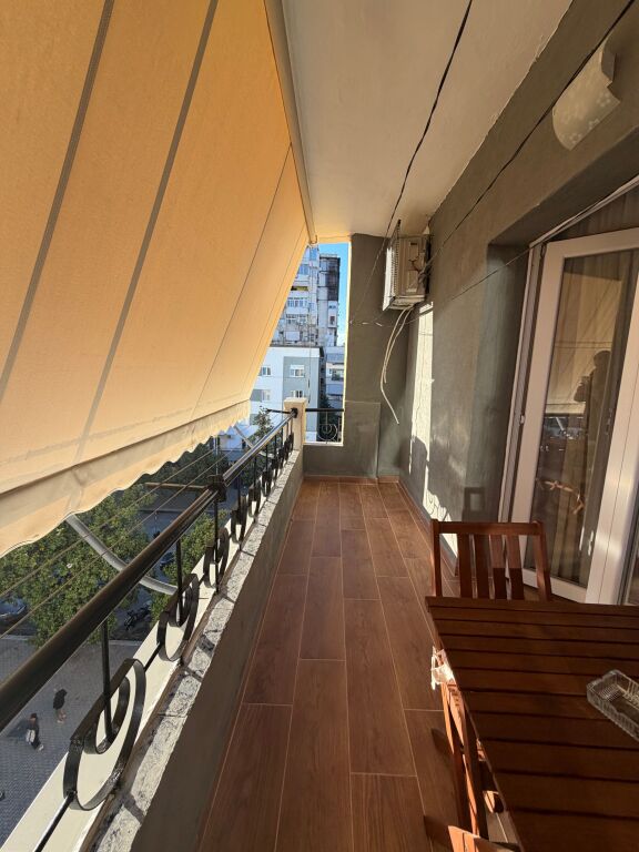Jepet apartament 2+1 me qira  Pazari i Ri ,Qender