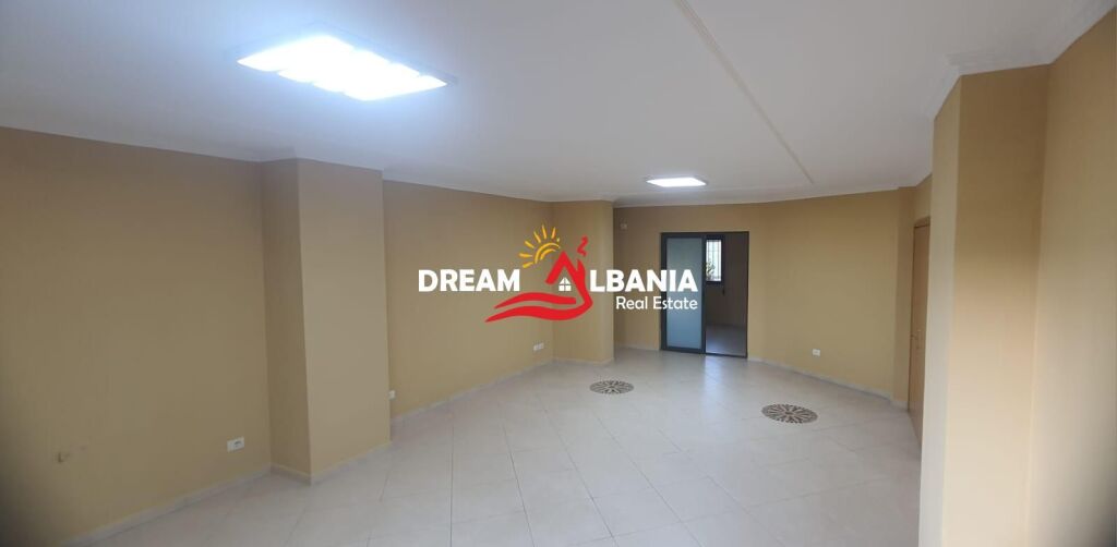Business premises for rent on Kavajes Street near the Center (ID 42611534)
