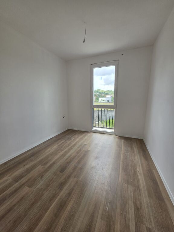 Shitet Apartament 2+1 në Sauk i Vjetër,1800€/m²,kati 2