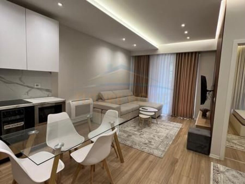 In vendita, Appartamento 1+1, Via Jordan Misja, Tirana