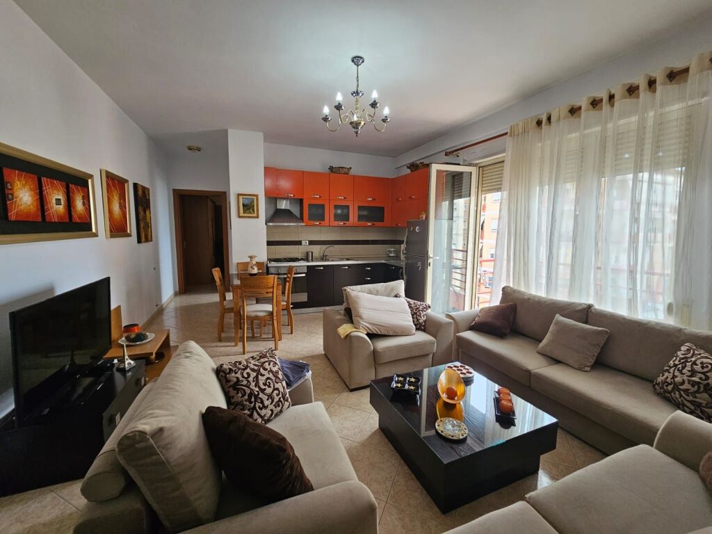 Ne DON BOSKO Jepet me qira Apartament 1+1  prane Viva Marker  80m² Kati 8 550mije/lek