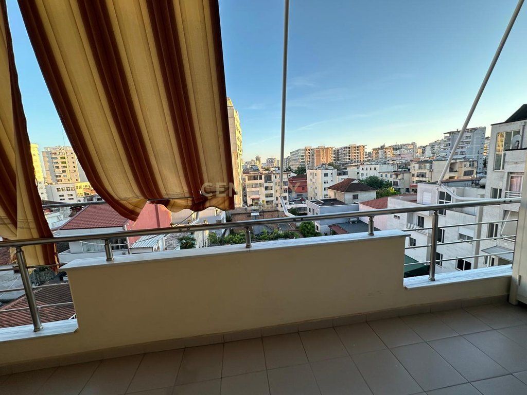 Apartament 2+1+2 për Qira në Qender te Durresit, tek Kazazi!