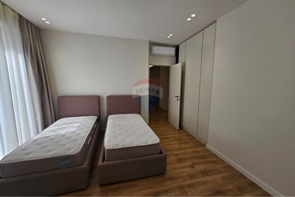 Apartament 2+1 per qira tek Liqeni i Thate!