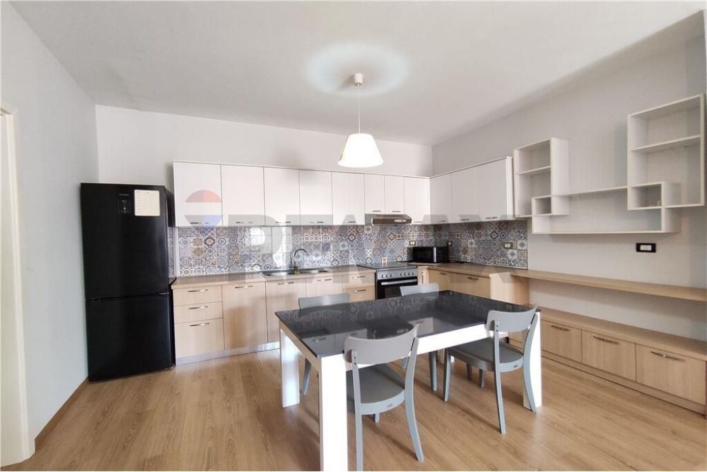 Apartament 2+1+2 per shitje te Kodra e Diellit
