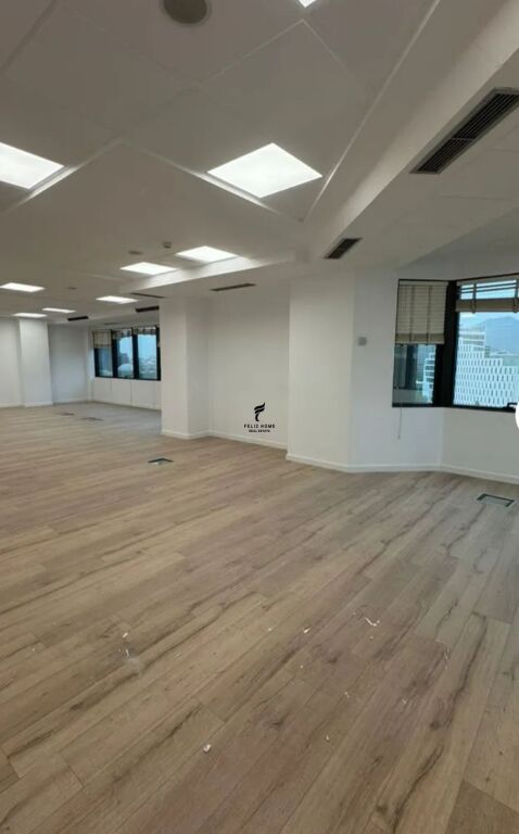 UFFICIO IN AFFITTO 230 M2 CENTRO 510.000 LEKE  FH-73653