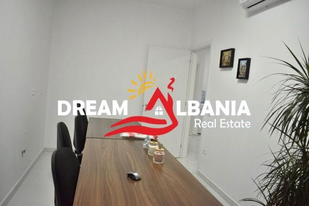 Ufficio in affitto presso Komuna Parisit, Complesso Kika 2 a Tirana (ID 4261600)