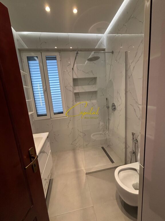 APARTAMENT ME QIRA 3+1+2 RRUGA E KAVAJES 110.000 LEKE