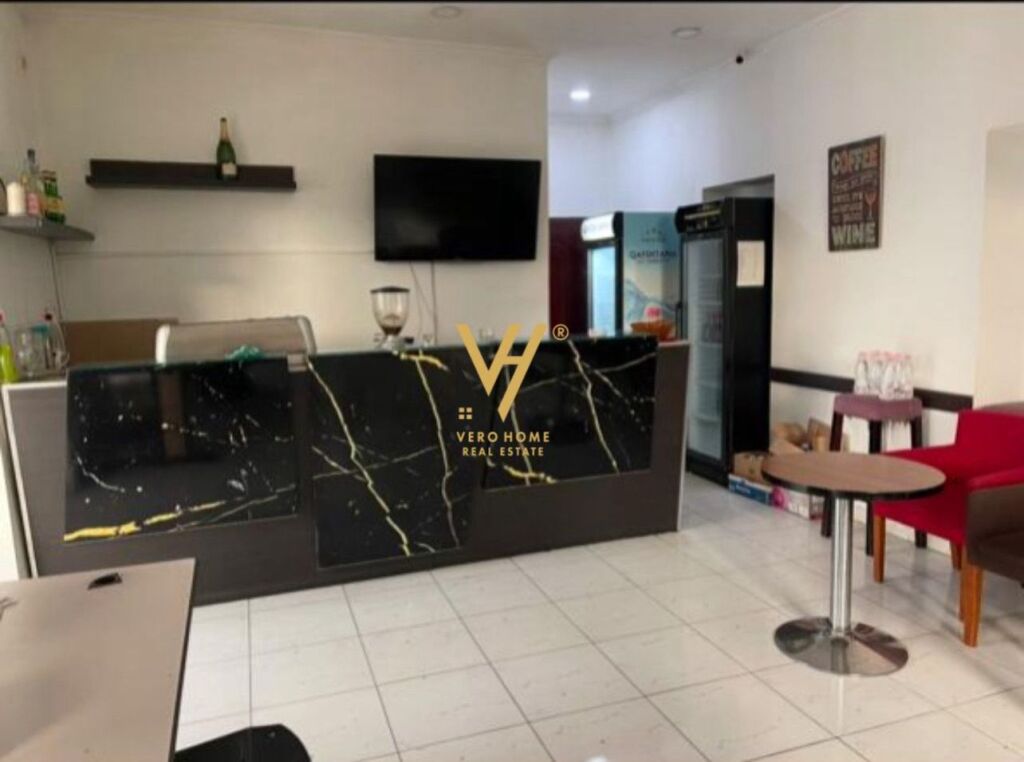 LOCALE COMMERCIALE 139 M2 IN AFFITTO A KINOSTUDIO 1.300 EURO