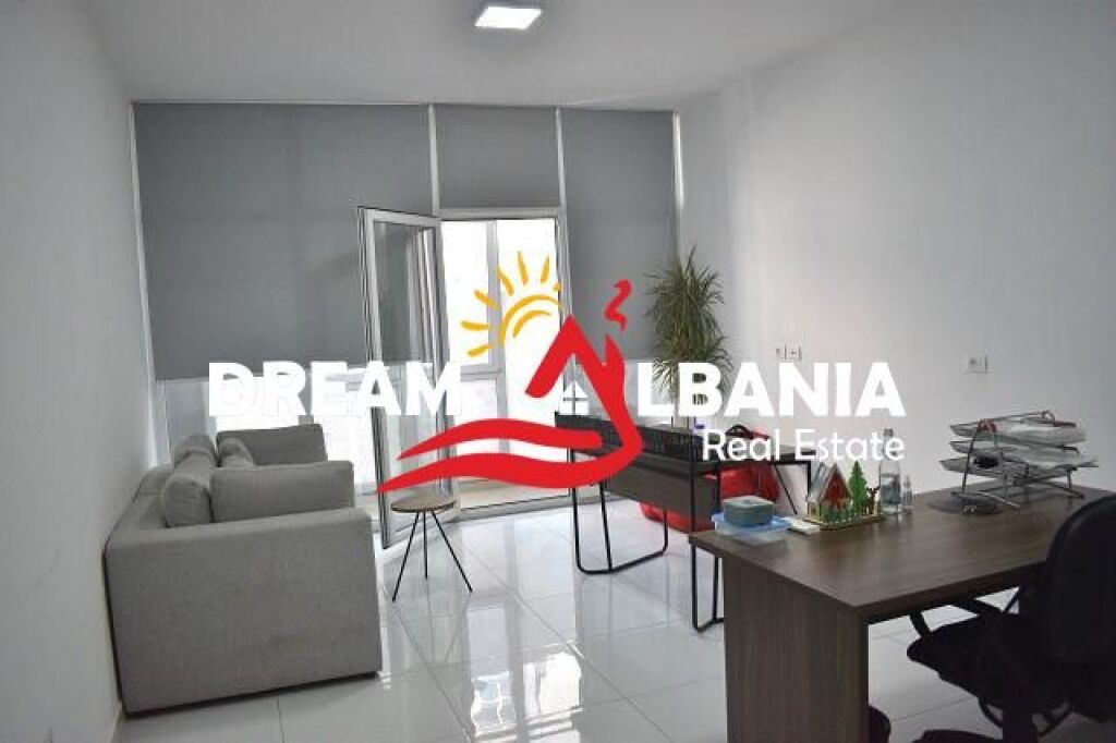Ufficio in affitto presso Komuna Parisit, Complesso Kika 2 a Tirana (ID 4261600)
