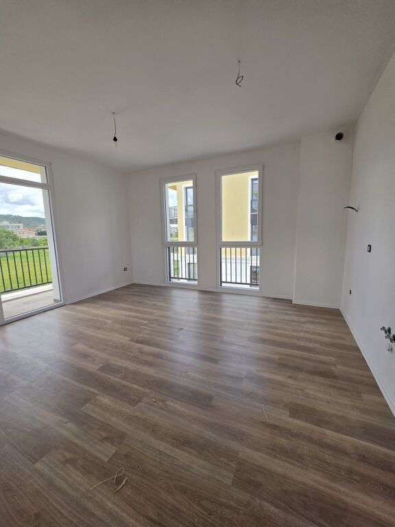 Shitet Apartament 2+1 në Sauk i Vjetër,1800€/m²,kati 2