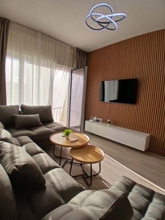 Apartament 2+1 per Qera tek Zogu Zi
