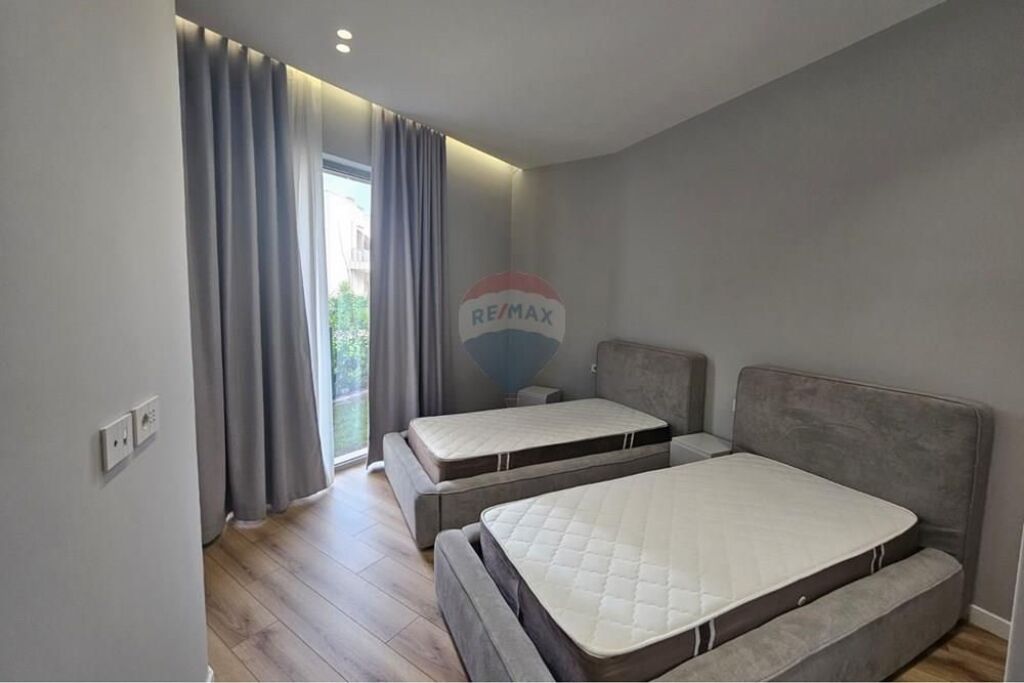 Apartament 3+1 per qira tek Liqeni i Thate!