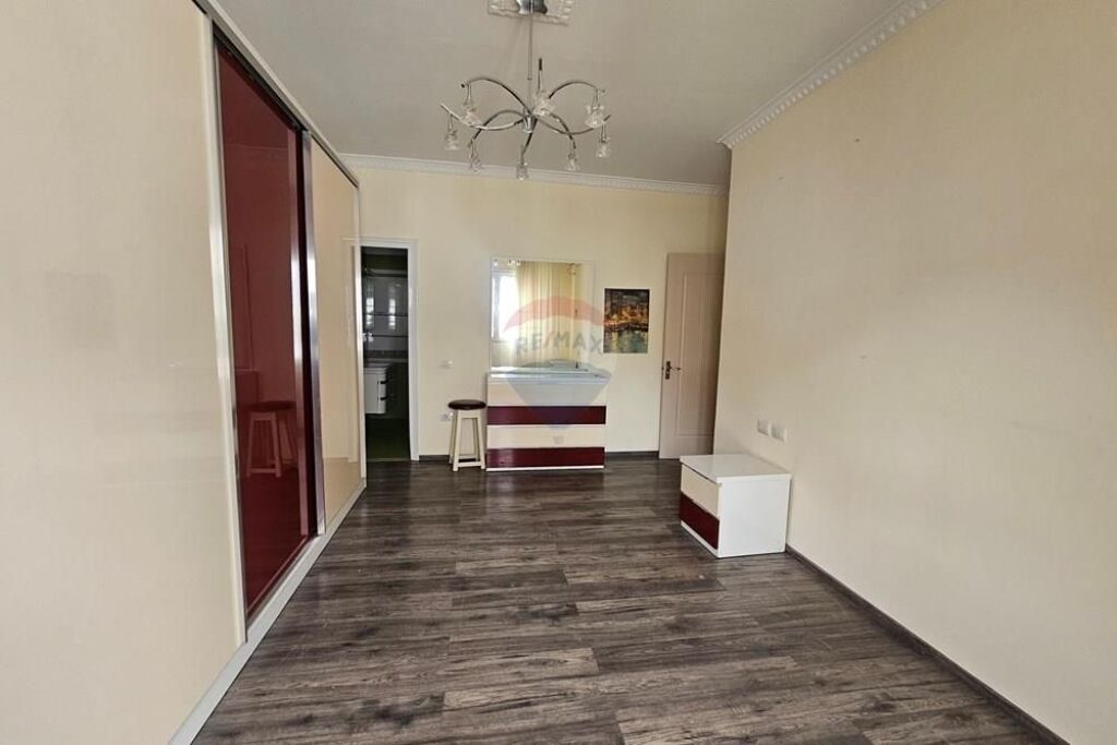 For sale 2 +1+2 near the Zoological Garden