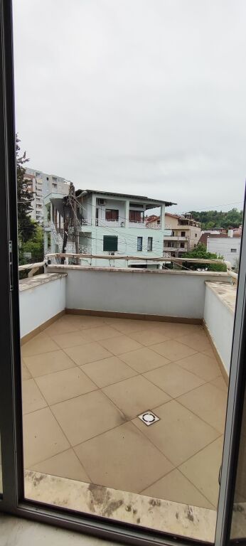 650m2 - Spazio per Uffici in Affitto