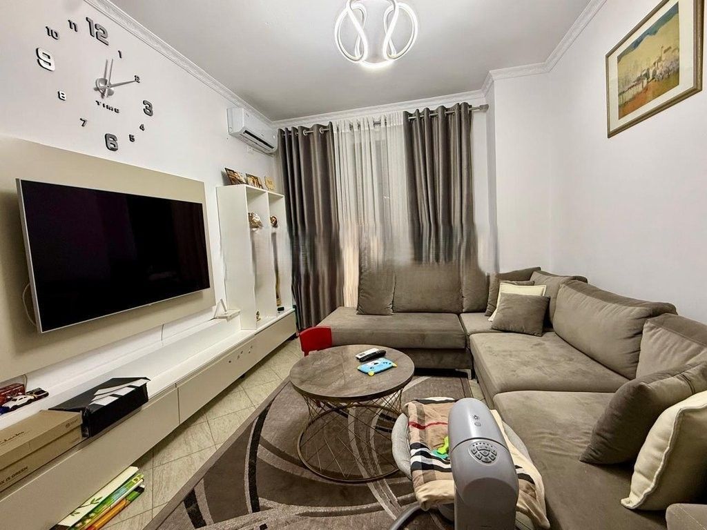 Apartament 1+1 per shitje tek Pallatet Cabej! 99,000 €