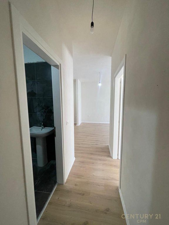 SHITET APARTAMENT 3+1+2 TEK KOMUNA E PARISIT, BEGA07