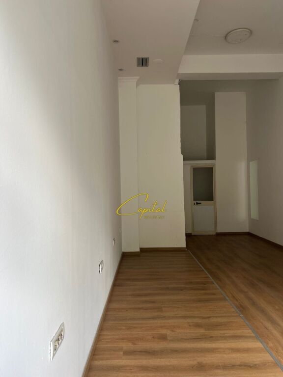 BUSINESS PREMISES FOR RENT 28 M2 XHAMLLIKU 40,000 LEKE