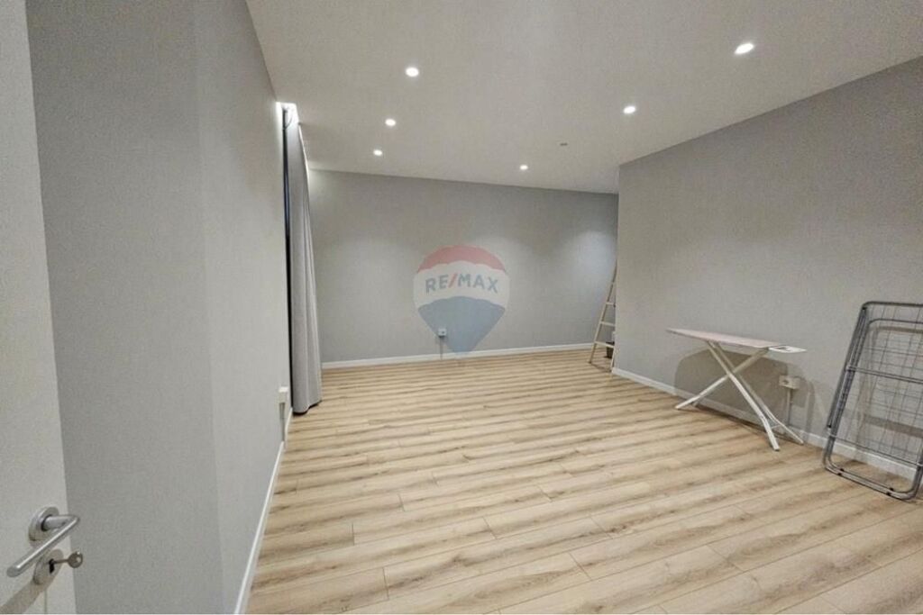 Apartament 3+1 per qira tek Liqeni i Thate!