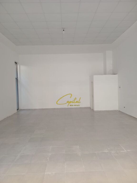 LOCALE COMMERCIALE IN AFFITTO 90 M2 XHAMLLIKU 50.000 LEKE