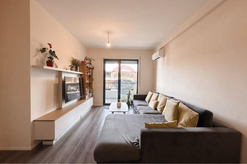 APARTAMENT 2+1+2 PER SHITJE NE PORCELAN