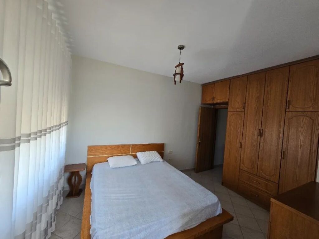 Apartament Me Qera 2+1 Tek Bulevardi Zogu i Pare ( ID B2201896) Tirane