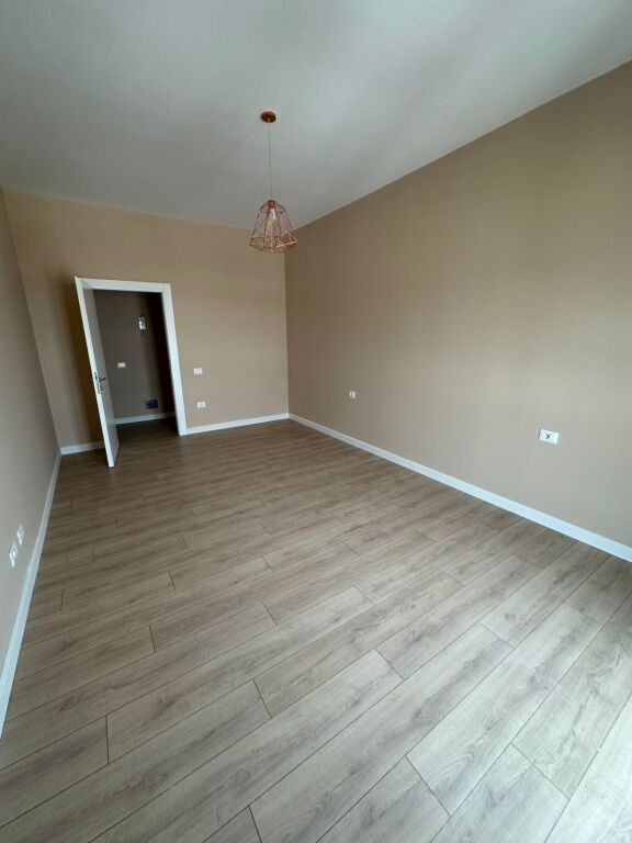🏡 **Porta e Re – Apartament 1+1 në shitje**