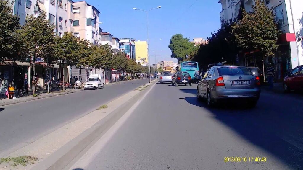 Negozio in affitto, Via Bardhyl
