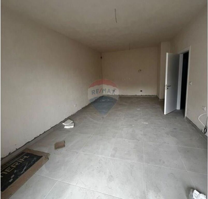Apartament 2+1+2 për shitje – Zona 5 Maji